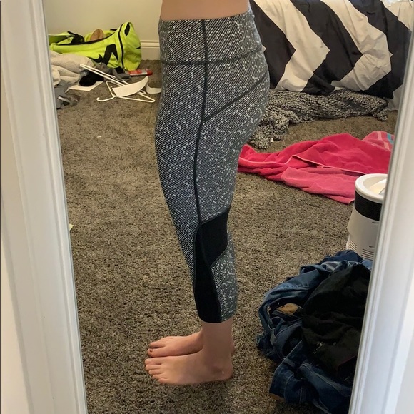Nike crop leggings - Picture 2 of 3